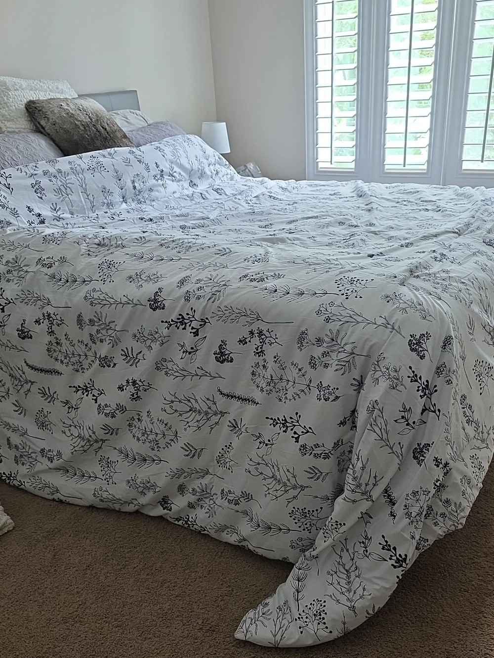White Comforter with Navy Botanical Print - Elegant Floral Bedding
